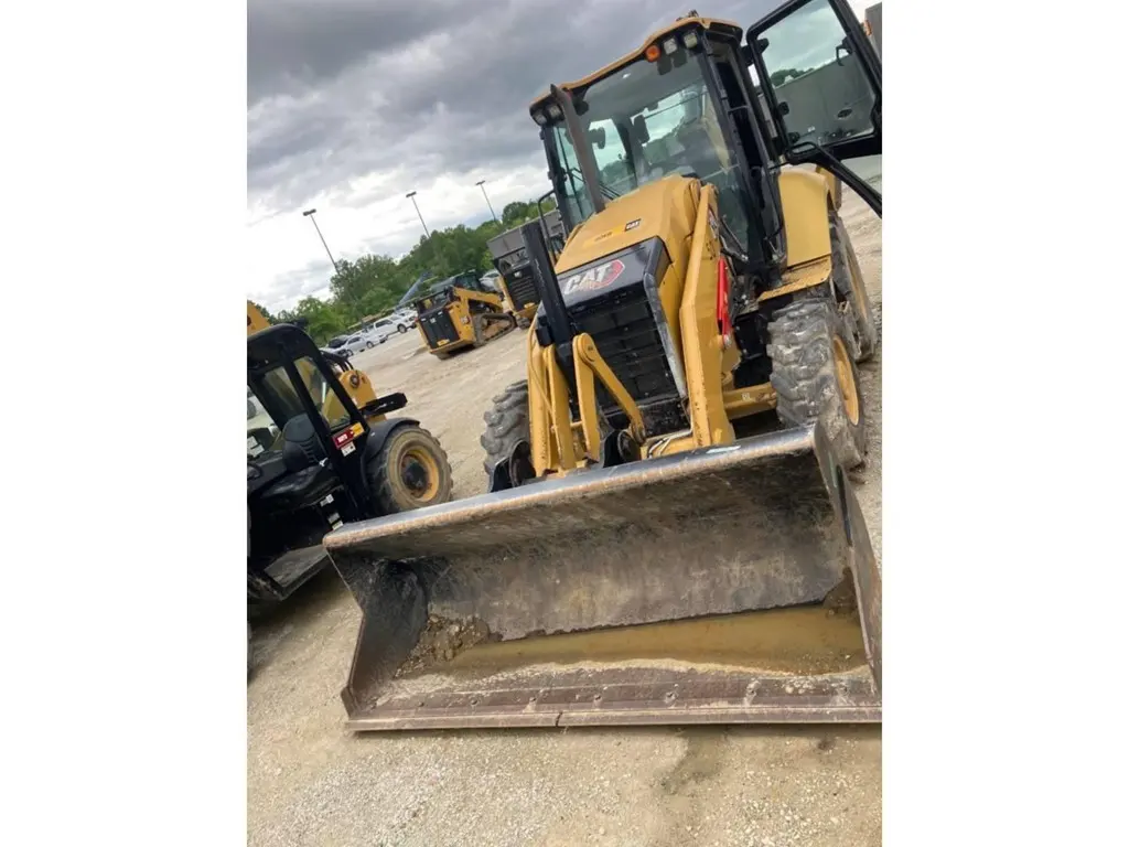 2021 Caterpillar 420