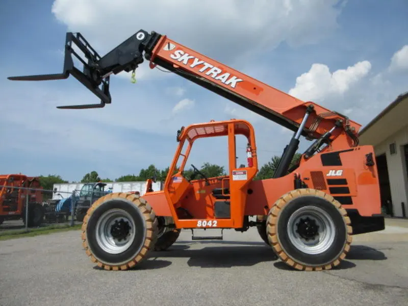 2017 SkyTrak 8042