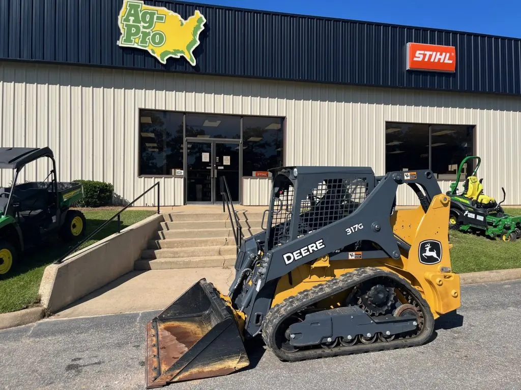 2023 John Deere 317G