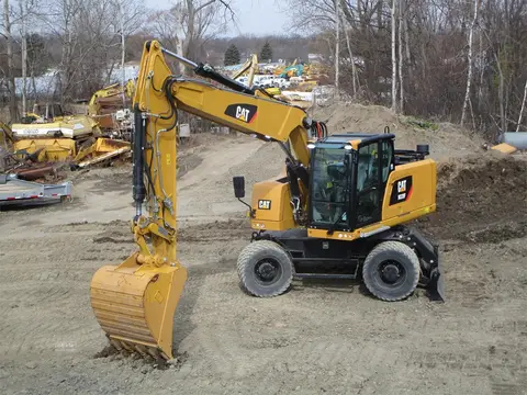 2015 Caterpillar M320F