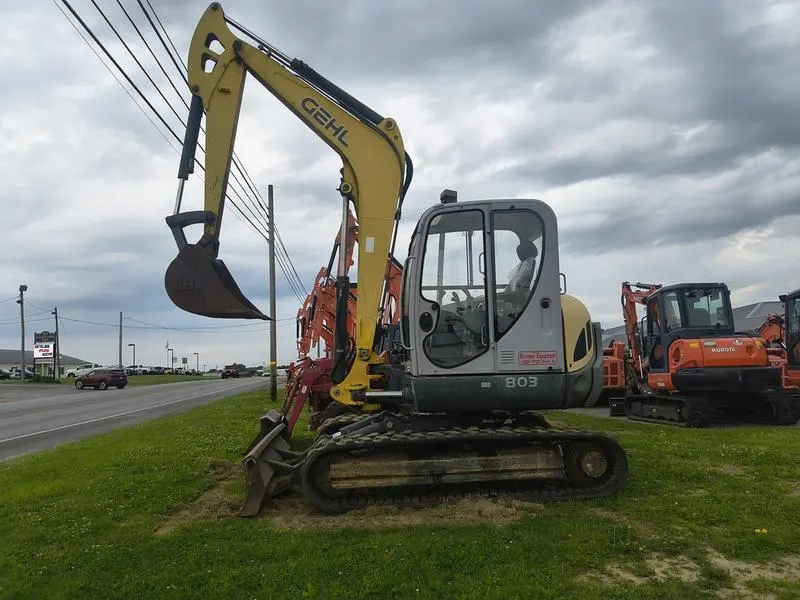 2005 Gehl GE803