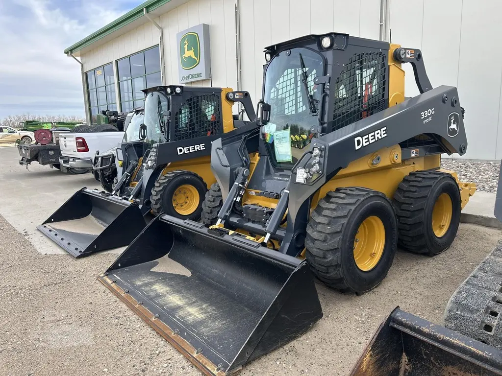 2023 John Deere 330G
