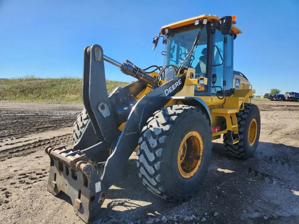 2021 John Deere 544P
