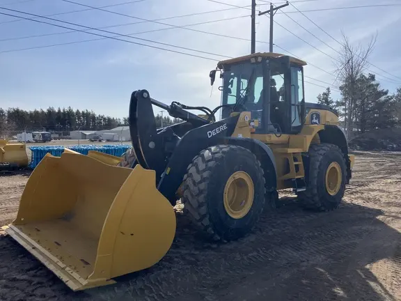2023 John Deere 644P
