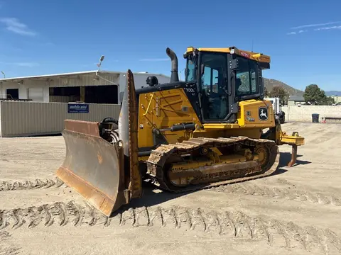 2021 John Deere 700L