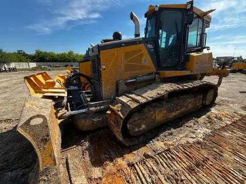 2023 John Deere 750L