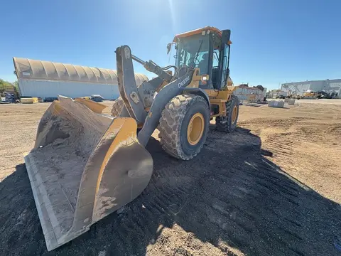 2023 John Deere 544P