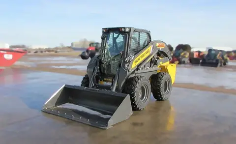 2023 New Holland L328