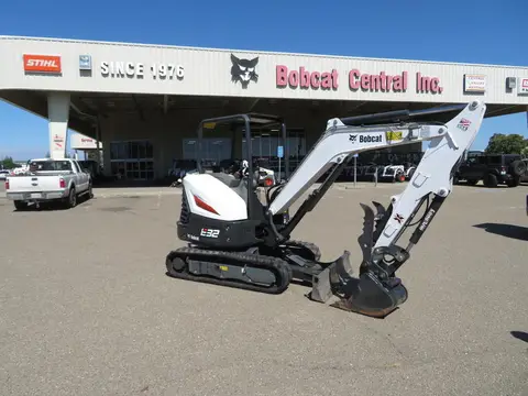 2021 Bobcat E32R