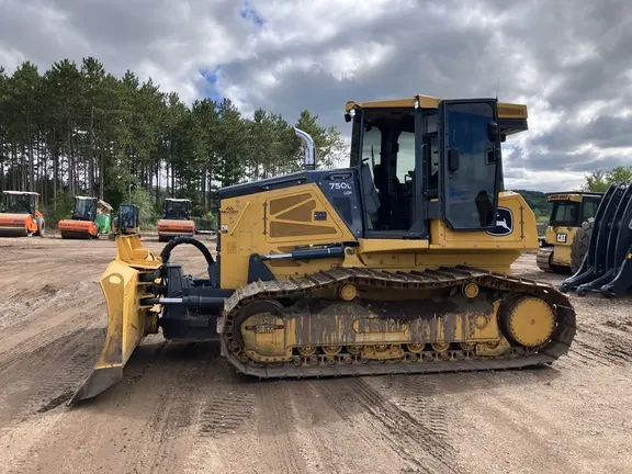 2021 John Deere 750L