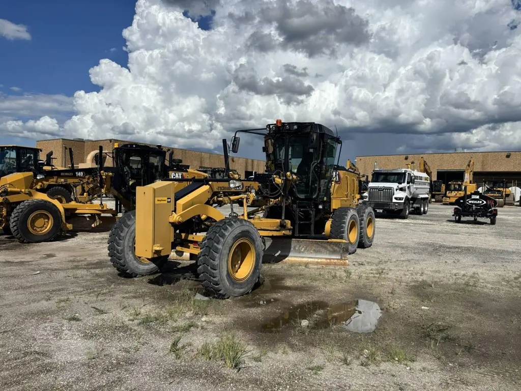 2020 Caterpillar 120