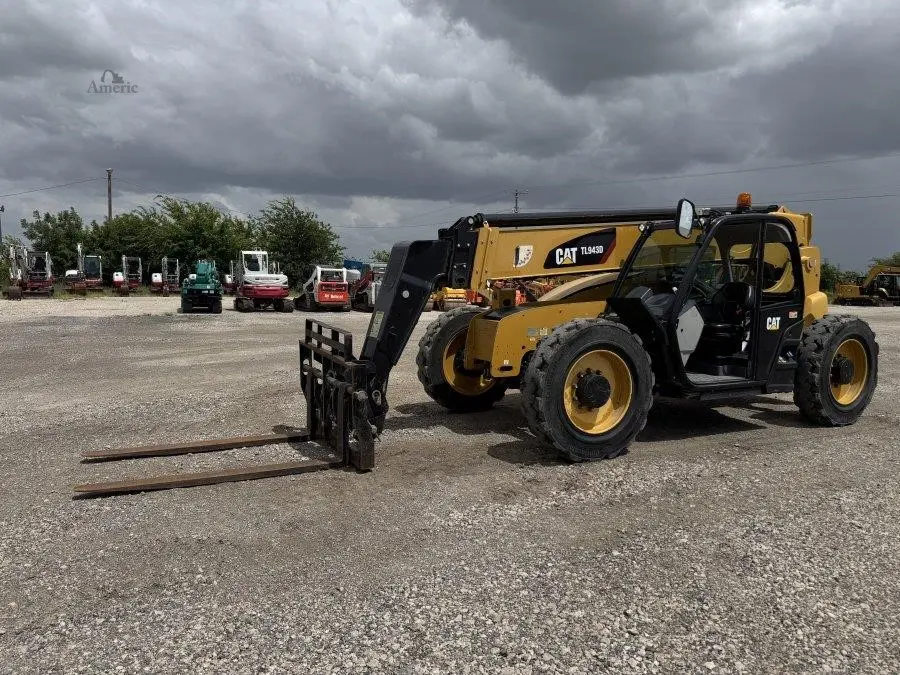 2020 Caterpillar TL943D