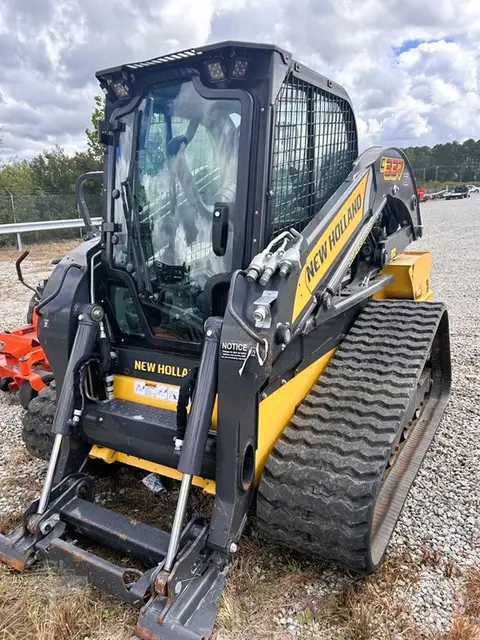 2023 New Holland C337