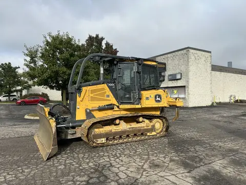 2023 John Deere 700L