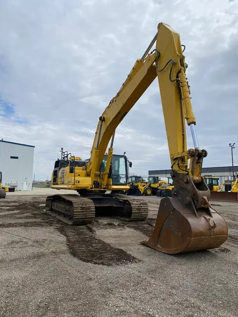 2019 Komatsu PC490LCI-11