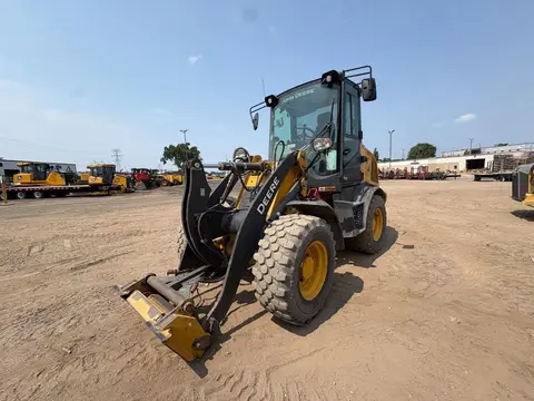 2023 John Deere 244L