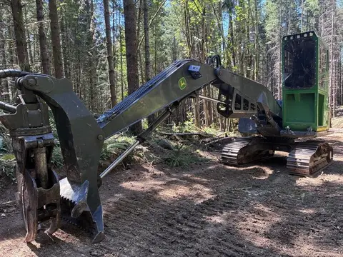 2019 John Deere 2156G