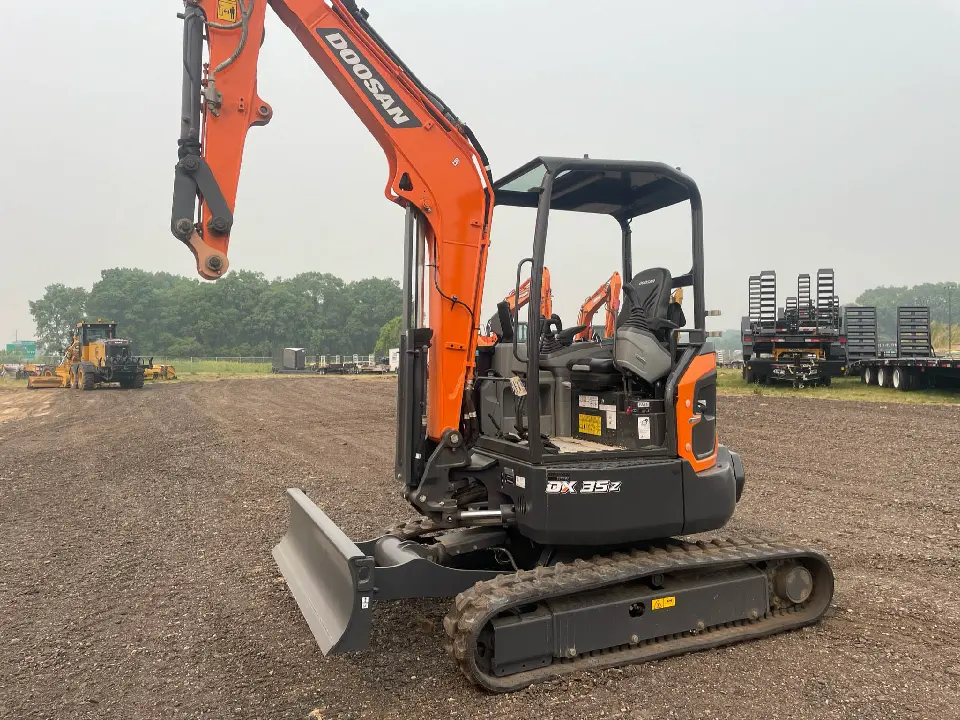 2023 Develon DX35Z-7