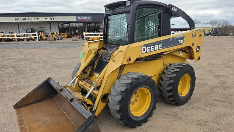 2005 John Deere 328