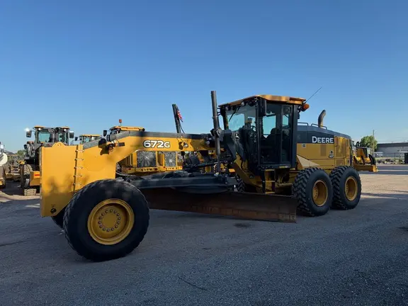 2019 John Deere 672G