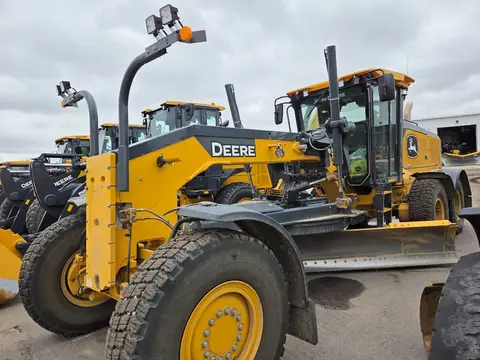2022 John Deere 772G