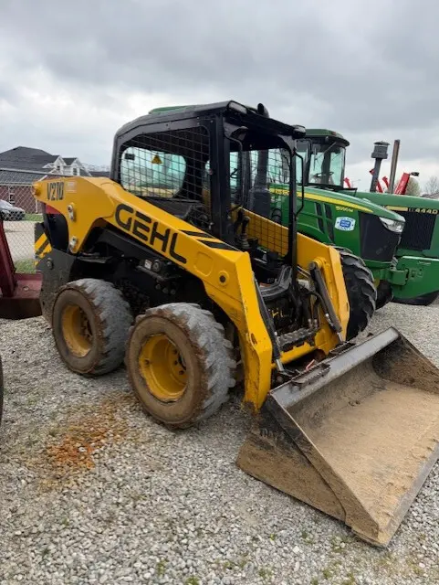 2024 Gehl V210