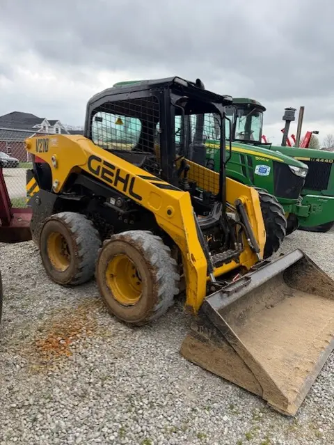 2024 Gehl V210