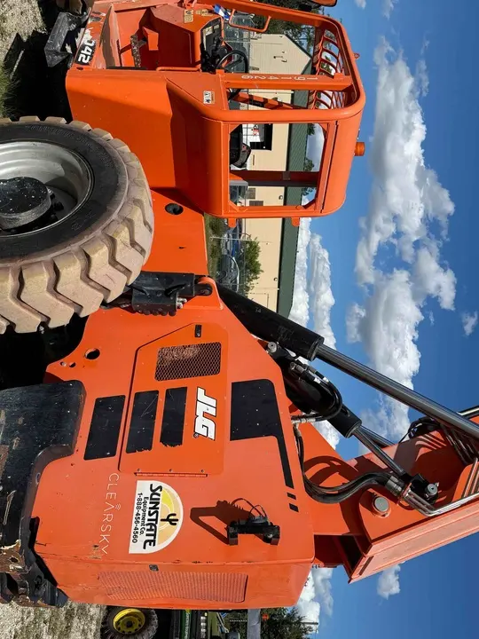 2020 SkyTrak 8042