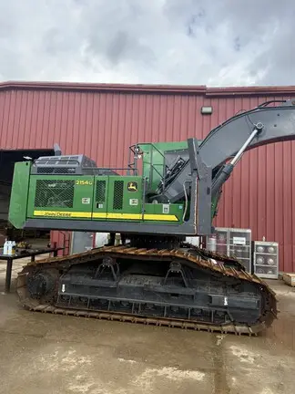 2023 John Deere 2154G