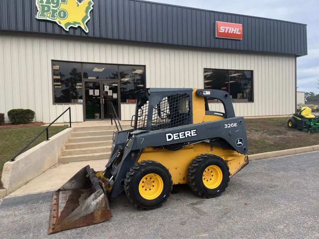 2016 John Deere 326E