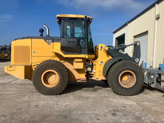 2023 John Deere 624P