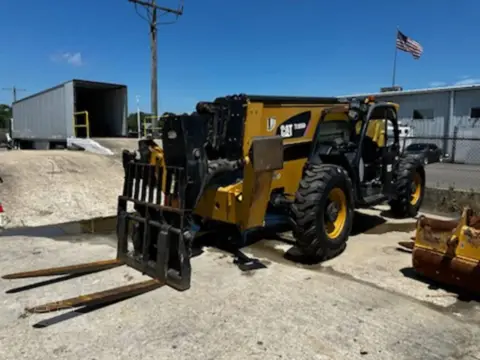 2016 Caterpillar TL1055D