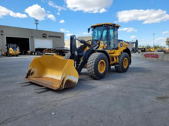 2022 John Deere 544P