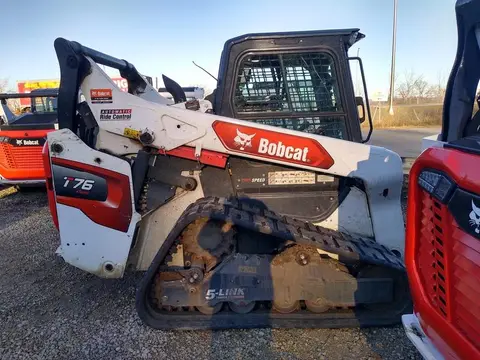2022 Bobcat T76
