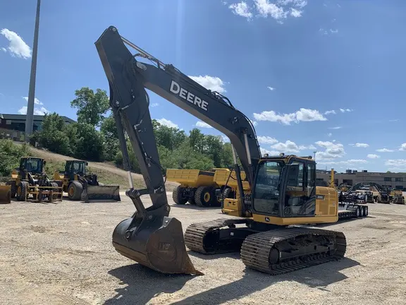 2021 John Deere 200G LC