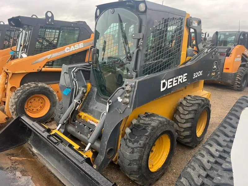 2015 John Deere 320E