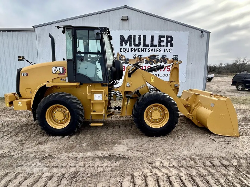 2023 Caterpillar 910