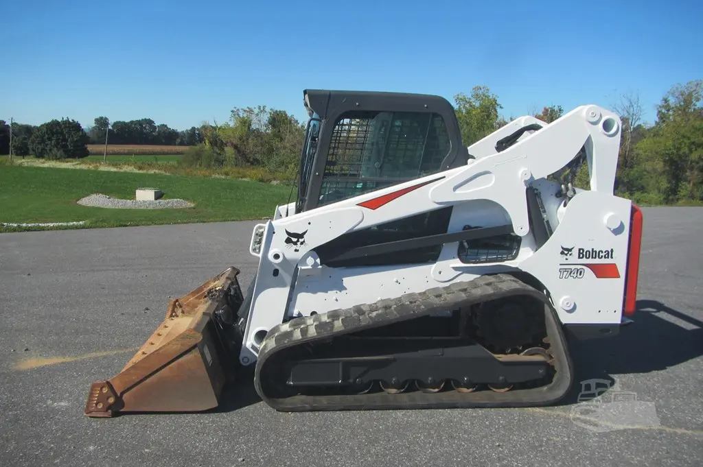 2018 Bobcat T740