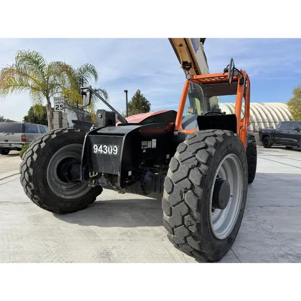 2020 JLG 943