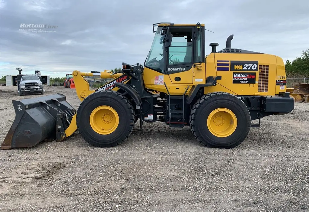 2022 Komatsu WA270-8