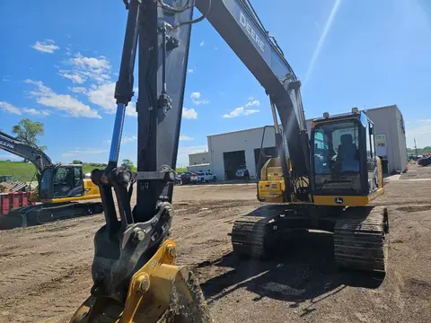 2022 John Deere 160GLC