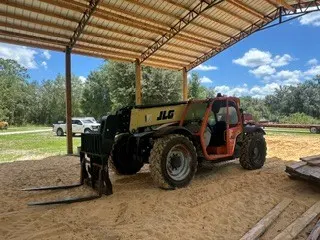 2024 JLG 742