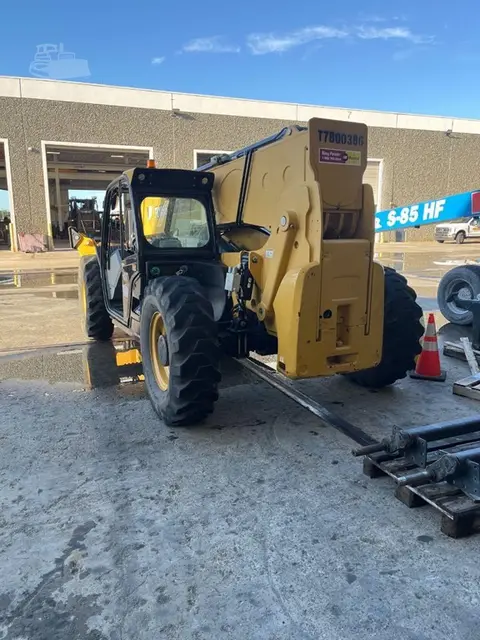 2021 Caterpillar TL1055