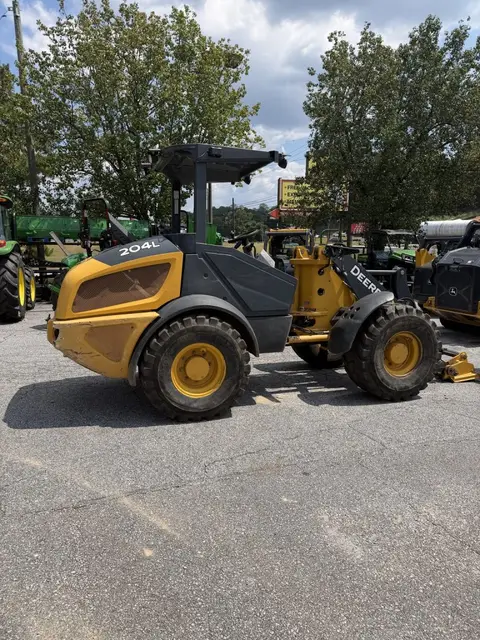 2021 John Deere 204L