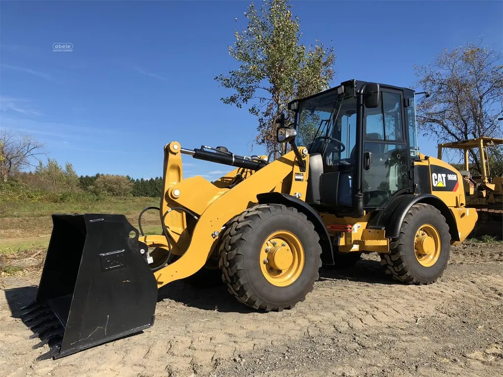 2018 Caterpillar 906M