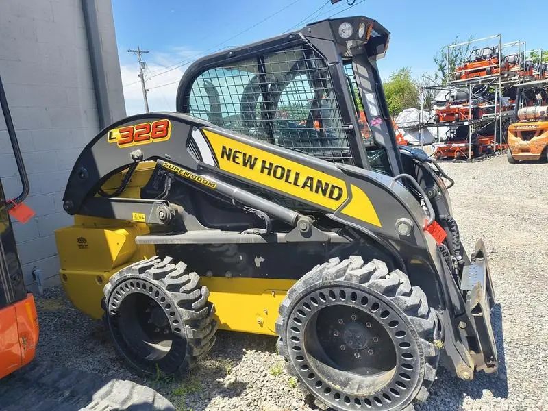 2022 New Holland L328