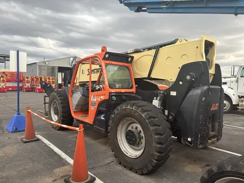 2018 JLG 1255