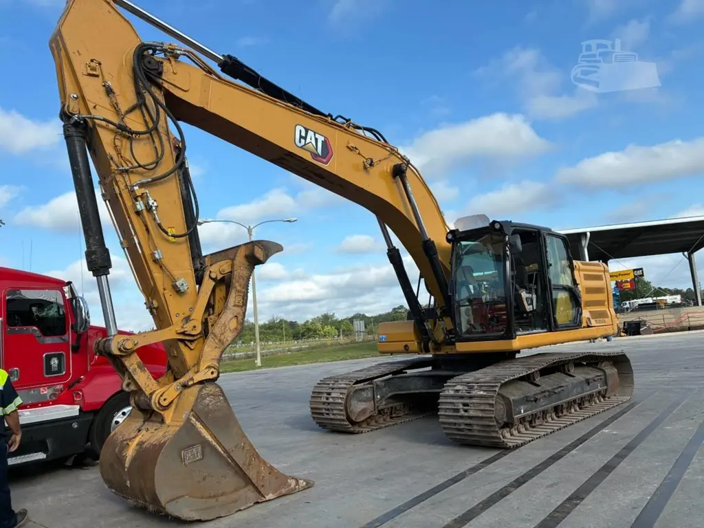 2020 Caterpillar 330