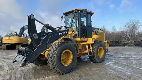 2023 John Deere 544P