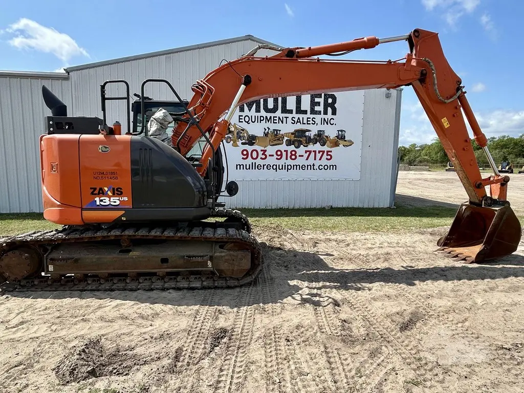2020 Hitachi ZX135US-6